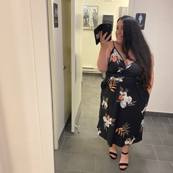 Meet your Posher, Taylor - Picture 1 of 2